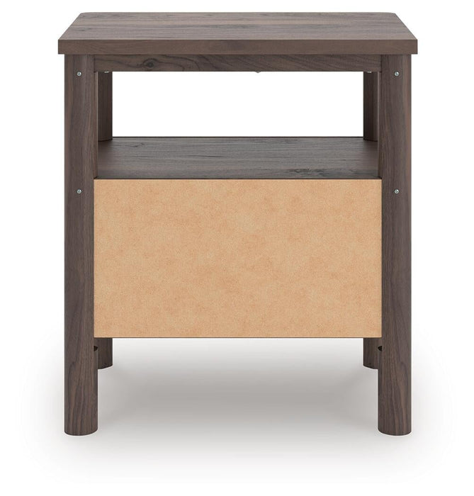 Pamytta Queen Panel Bed, Dresser, Mirror and Nightstand