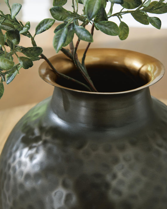 Ashley Express - Woody Vase