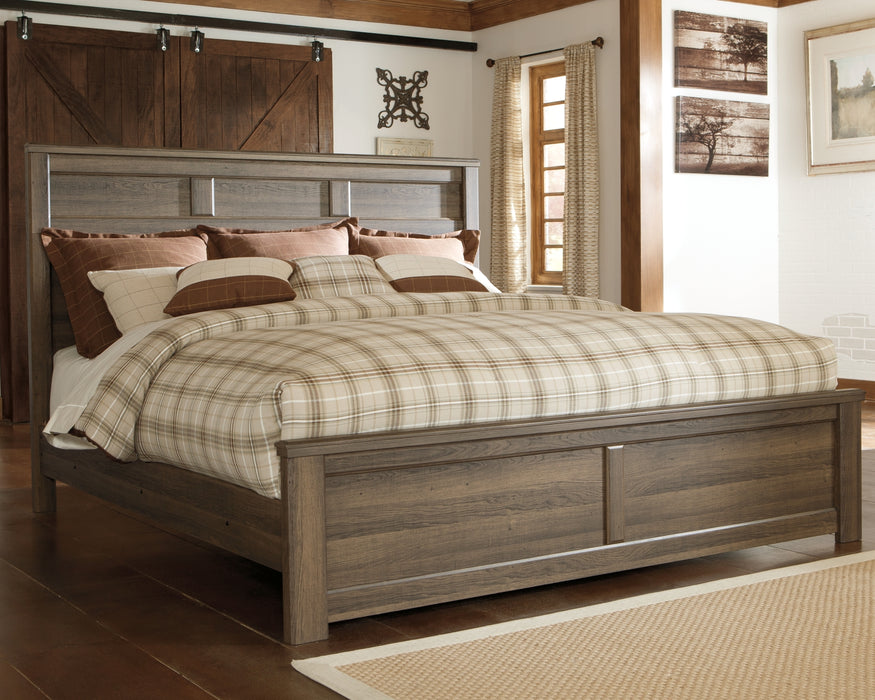 Juararo King Panel Bed with Mirrored Dresser and Chest